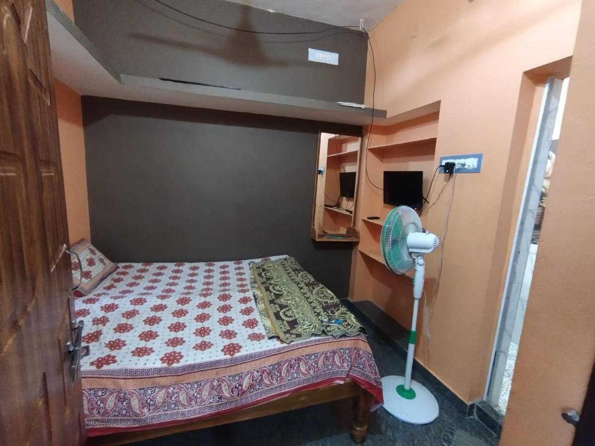 Rks Homestay Hampi Buitenkant foto