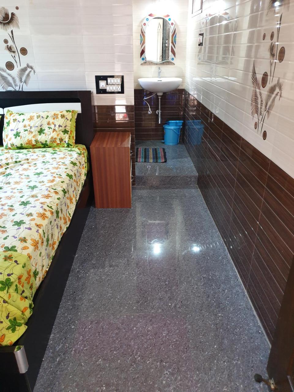 Rks Homestay Hampi Buitenkant foto