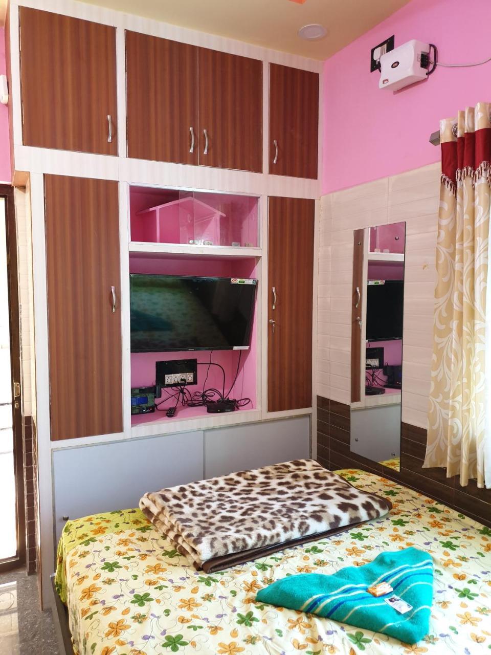 Rks Homestay Hampi Buitenkant foto